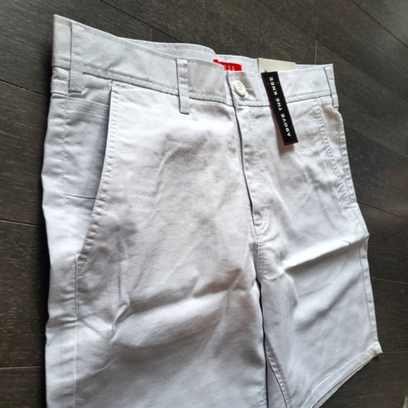 Guess ColeMan Textured Short - Picture 2 of 11